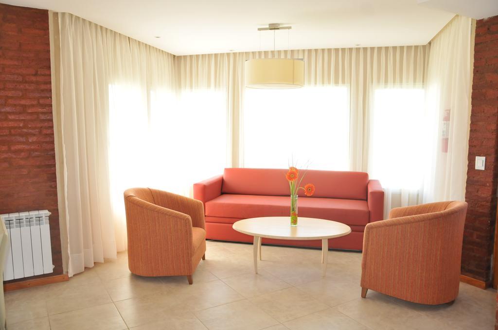 Antu Malal Hotel Plaza Huincul 외부 사진