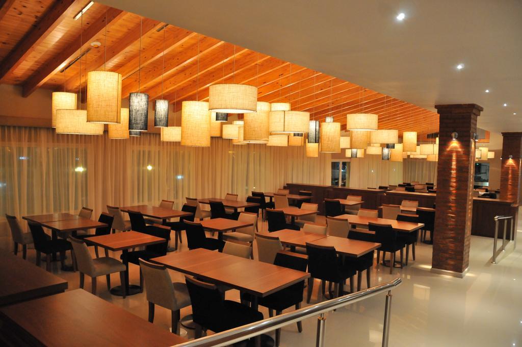 Antu Malal Hotel Plaza Huincul 외부 사진