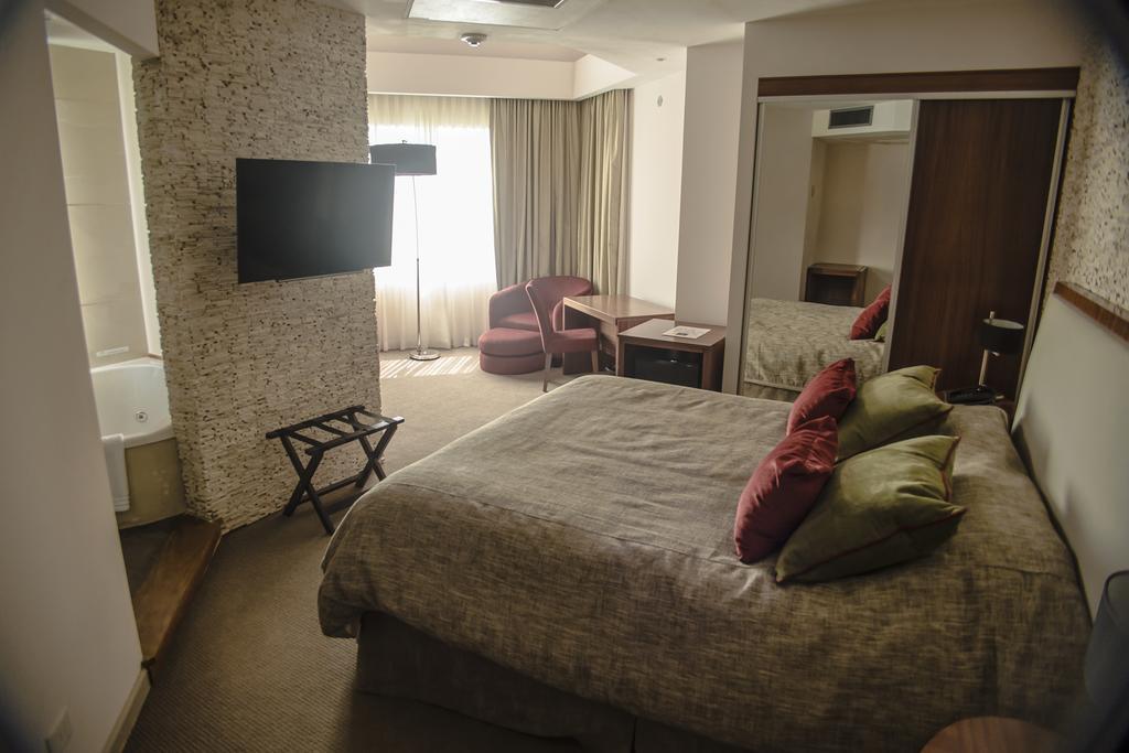 Antu Malal Hotel Plaza Huincul 외부 사진